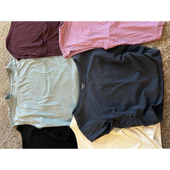 Old Navy Active Powerchill Women's Short Sleeve T-Shirts - 6 Pack - Picture 4 of 8